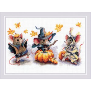Cross stitch kit Spooky...