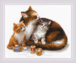 Cross stitch kit Cat with Kittens - RIOLIS