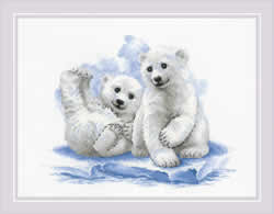 Borduurpakket Bear Cubs on Ice - RIOLIS