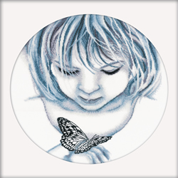 Borduurpakket Girl with Butterfly - RTO